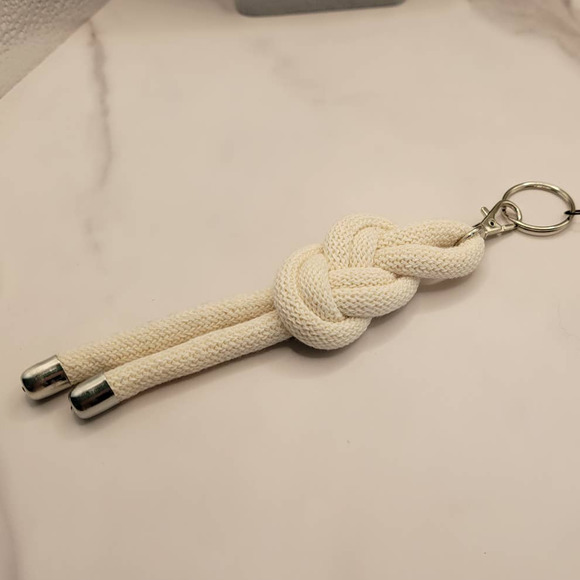 Knottinger Accessories - Nautical Figure 8 Knotted Rope Keyring Key Chain Bag Charm Natural